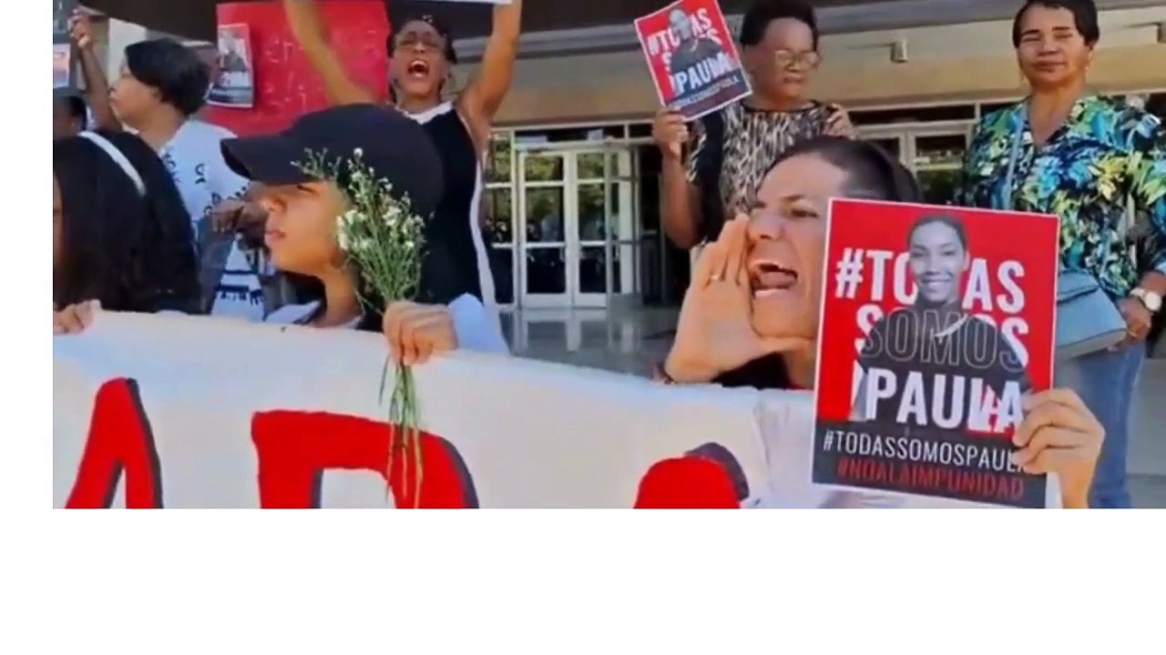 "Queremos justicia, todas somos Paula", dicen decenas de mujeres  frente a la Procuraduría
