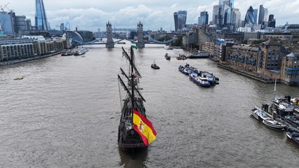 Un galeón español asombra a Londres entrando por el río Támesis