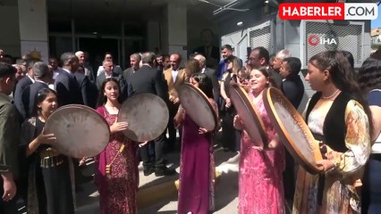 Yaşar Güler Şırnak'ta Kürtçe Şarkılarla Karşılandı