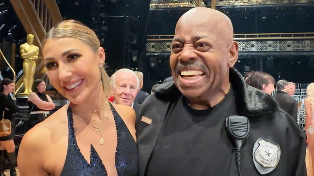 'Dancing With the Stars' Celeb Reginald VelJohnson Reveals If 'Die Hard' is a Christmas Movie | THR Video