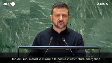 Zelensky: "Mosca punta a lasciarci al buio e al freddo per l'inverno"