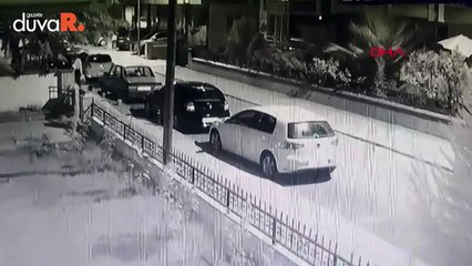 Tokat'ta yolda yürüyen kadına bıçaklı saldırı kamerada