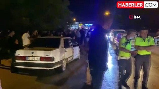 Tofaş Hurdaya Döndü: Tokat'ta Kamyonetle Çarpışma