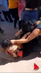 Mujeres se pelean en el centro de la capital