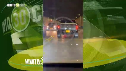 ¡Qué joyita! Se pusieron de vivos a adelantar en el Túnel de Oriente, pudiendo causar un accidente