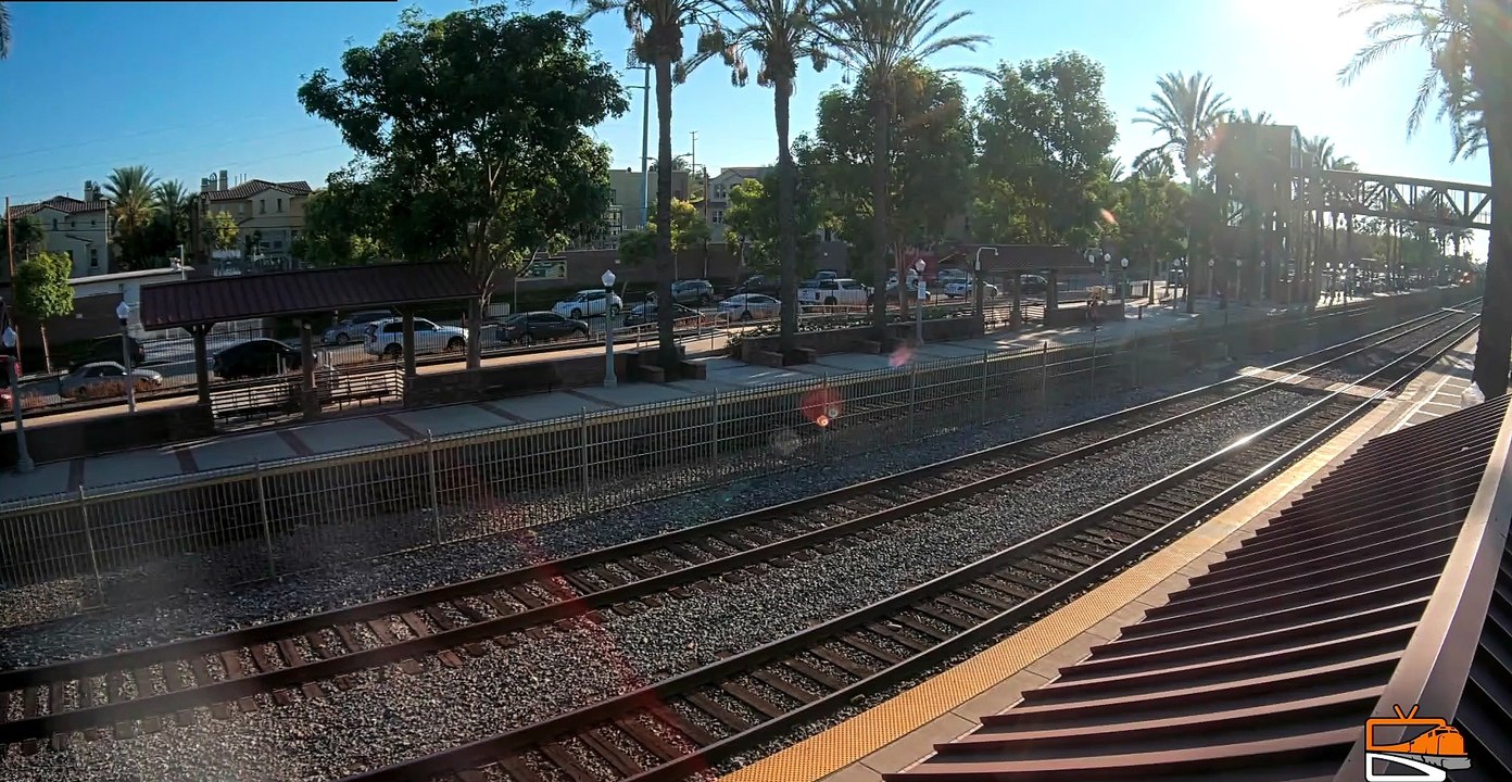 2 freight trains 
