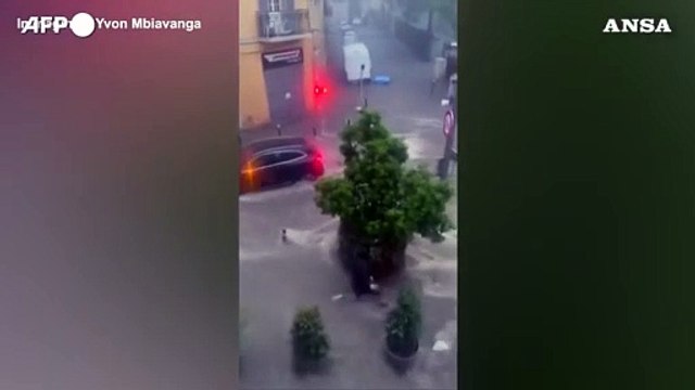 Bomba d'acqua in Costa Azzurra, strade allagate a Cannes