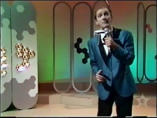 NORMAN GUNSTON & DENISE DRYSDALE - Having My Baby (The Norman Gunston Show 1976)