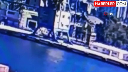 İzmir'de Araç Denize Düştü, Sürücü Hayatını Kaybetti