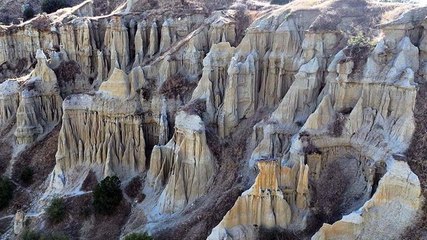 Görenleri kendine hayran bırakıyor: Kula peribacaları
