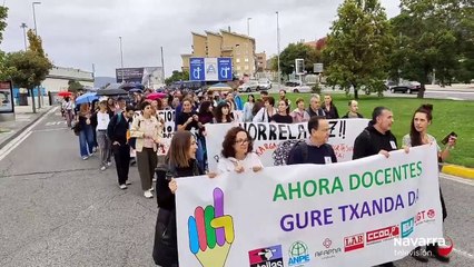 Columnas de docentes se manifiestan en Pamplona