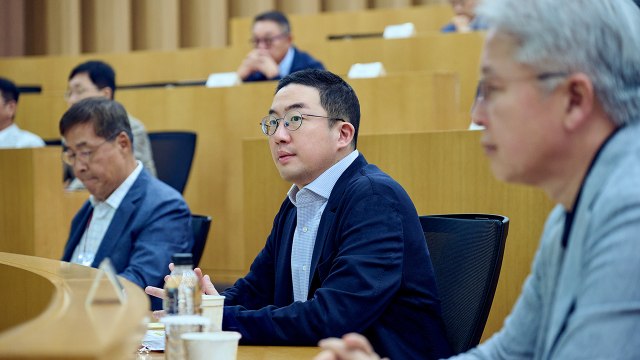 [기업] LG 구광모 기존 방식 넘어선 도전적 목표로 역사 만들자 / YTN