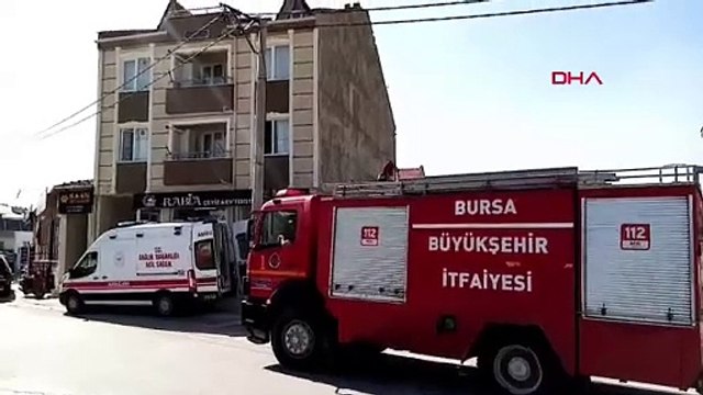 BURSA - Hamur yoğurma makinesine sıkışan kolu, itfaiye ekipleri tarafından çıkarıldı