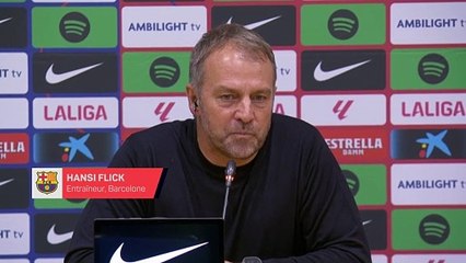 Flick : ''L'équipe ne se contente pas de jouer au football''