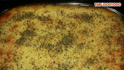 Macarrão de forno com purê de batata