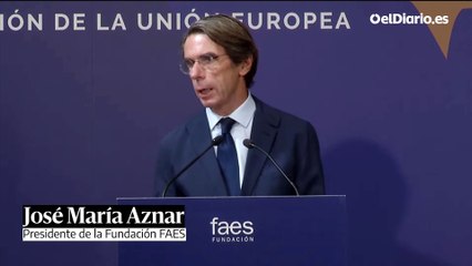 Aznar pide ante Feijóo "defender la libertad" en el "frente bélico"