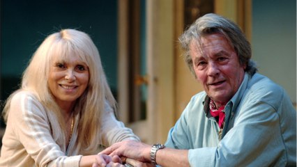 "Un jour, je serai là avec Mimi..." : le souhait déchirant d’Alain Delon avant sa mort