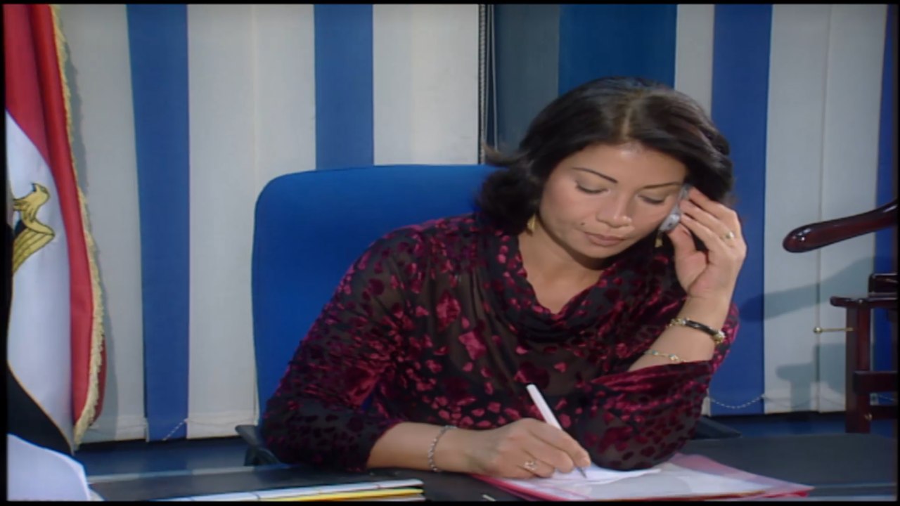 مراته اجرت ناس عشان يراقبوه وشافوه قاعد مع واحدة ..شوف راحلته عملت فى ايه #رياح_الغدر