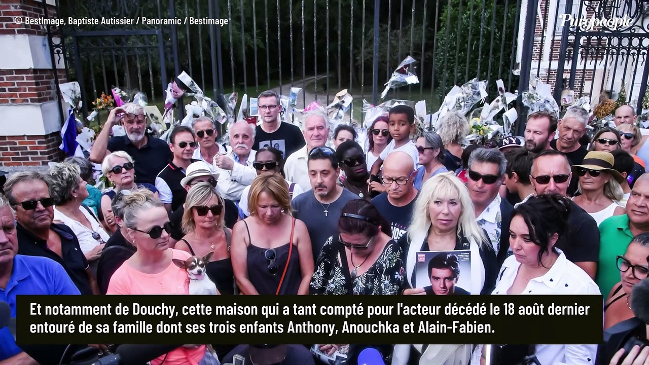 "Poulet frites et pantoufles" : Les week-ends d'Alain Delon à Douchy racontés par une ancienne et célèbre assistante