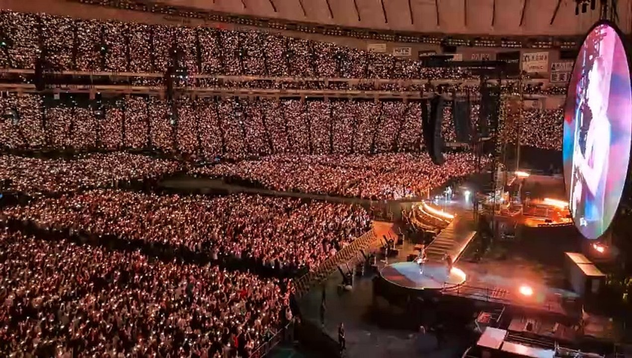  Coldplay - Yellow (Live in Tokyo 2023) 
