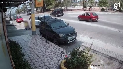 Video: ¡Se despidió! Un policía fue acribillado en presencia de su esposa e hijos