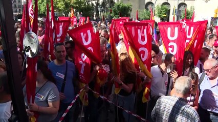 Sindicatos se manifiestan frente a sedes de patronal para exigir acuerdo de reducción jornada
