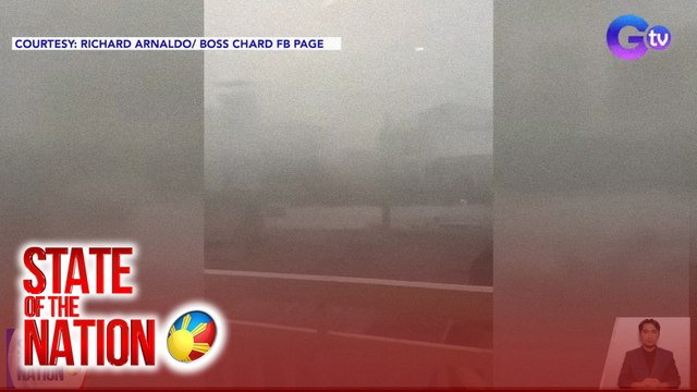 Bahagi ng bubong ng gusali, natuklap sa lakas ng hangin na sumabay sa ulan | SONA