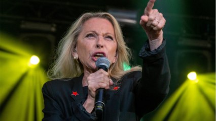 GALA VIDEO - Véronique Sanson pas tendre avec Emmanuel Macron : “Il ne connaît pas la France”