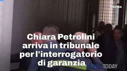 Chiara Petrolini arriva in tribunale per l'interrogatorio di garanzia