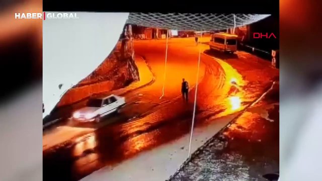 Ölümle burun buruna geldi! Freni boşalan kamyonetin altında kalmaktan son anda kurtuldu