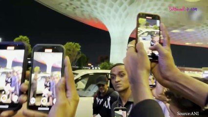 Shah Rukh Khan Mobbed by Fans at Mumbai Airport Before IIFA Departure | VIDEO