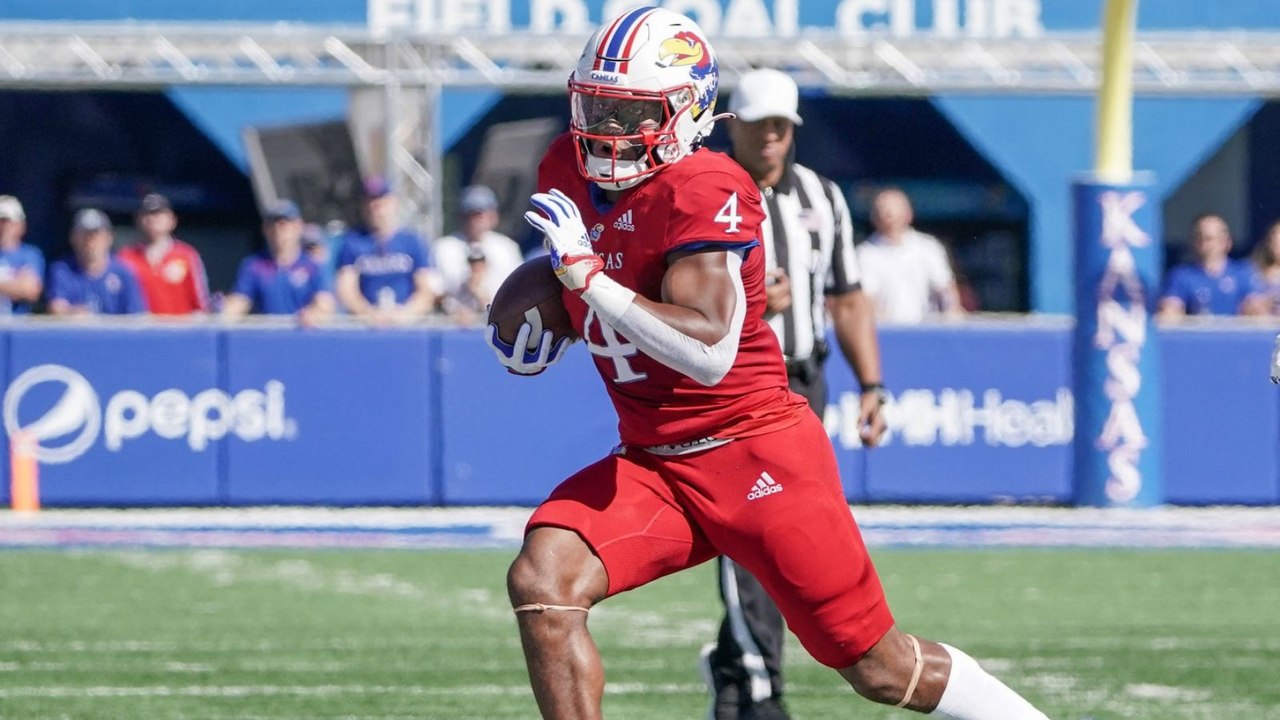 West Virginia gets a clutch Win Against Kansas 32-28