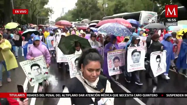 En CdMx, da inicio la marcha por la desaparición de los 43 normalistas de Ayotzinapa