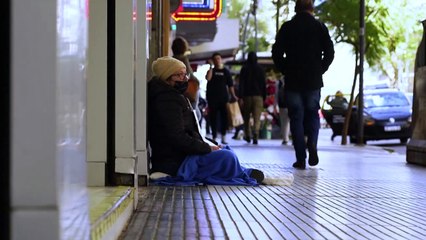 La pobreza se dispara y alcanza a la mitad de la población de Argentina