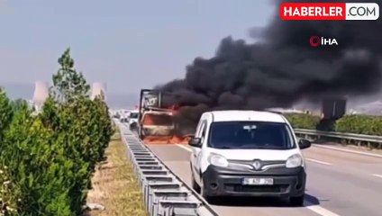 Bursa'da Seyir Halindeki Kamyonet Alev aldı