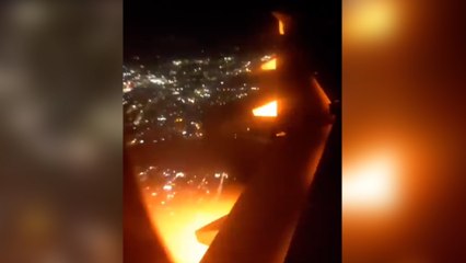 Flug musste Notlandung durchführen, nachdem Flammen aus dem Triebwerk schlugen