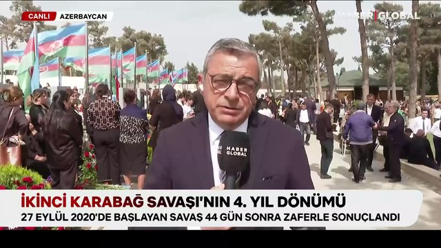 Azerbaycan'da şehitler için saygı duruşu