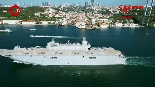 TCG Anadolu ve 15 savaş gemisi boğaz geçişi yaptı