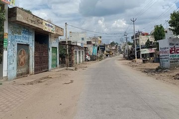 युवती को उठा ले गए, पीडि़त पिता को 6 घंटे पुलिस थाने में बैठाया, विरोध में थांवला बंद, देखें Live video...