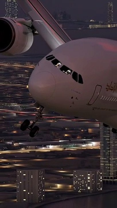 Emirates Boeing  777 during final Aproach