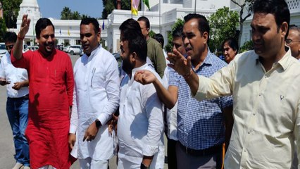 एमसीडी स्थायी समिति सदस्य c की प्रक्रिया को लेकर विधानसभा में आप विधायकों ने किया प्रदर्शन