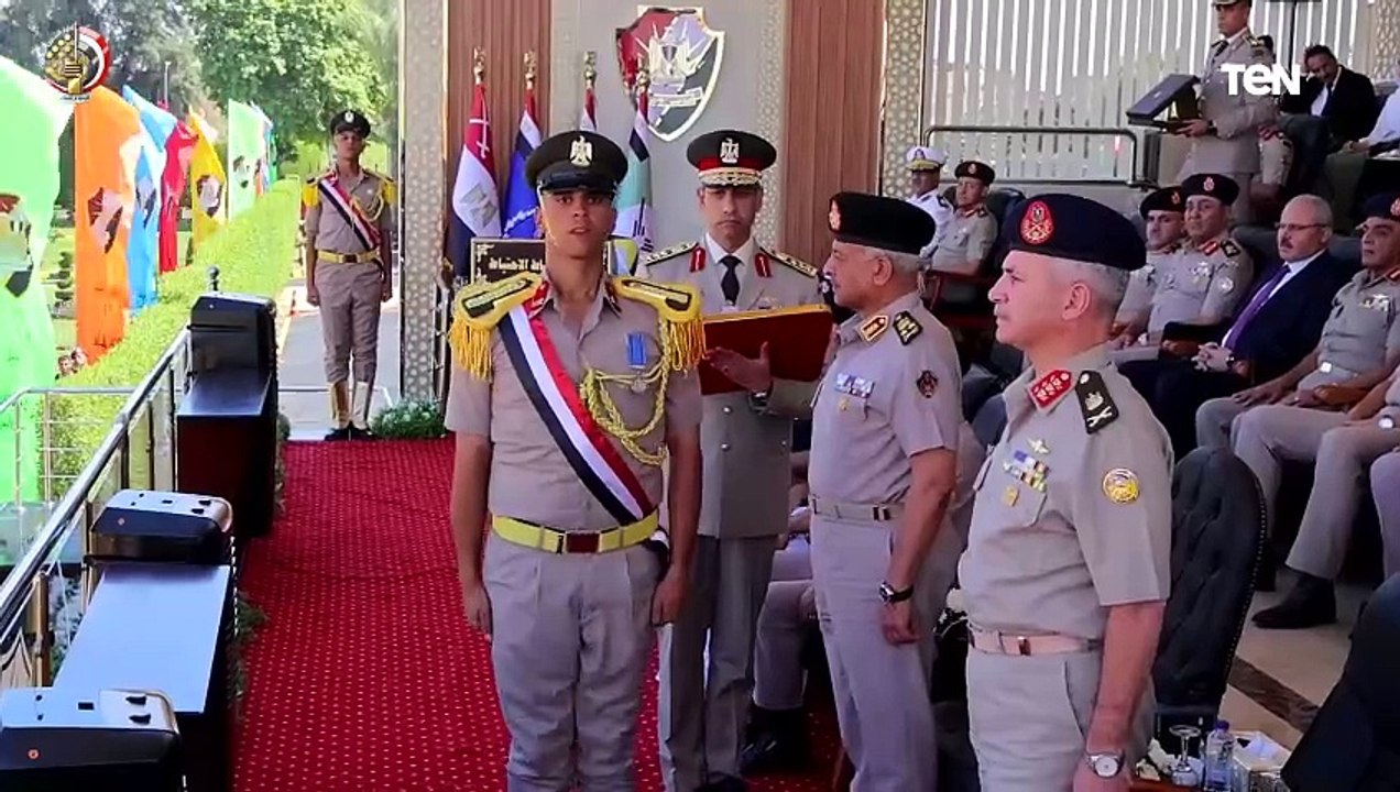 فرحانين إن ربنا من عليه ودخل الكلية.. لقاء الثاني على الدفعة 166 كلية الضباط الاحتياط وأسرته