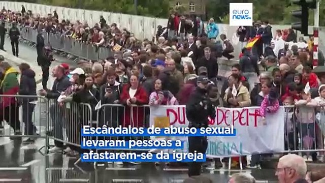 Papa Francisco recebido com aplausos e protestos no Luxemburgo