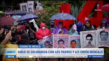 López Obrador se solidariza con los padres de los 43 normalistas de Ayotzinapa