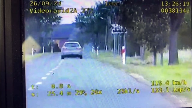 Pędzili z ponad 100 kmh - stracili prawo jazdy