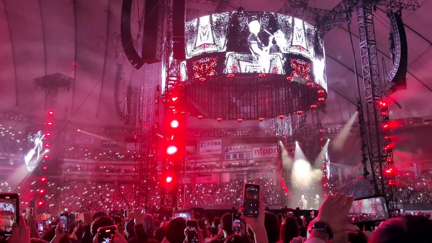 Ed Sheeran x ONE OK ROCK – 'Wherever You Are' Live in Tokyo! 