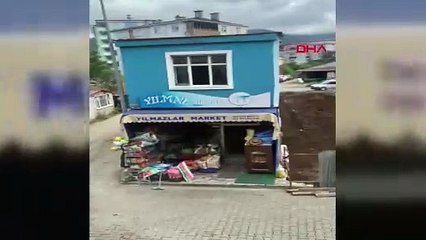 Temel kazısı sırasında tek katlı bina adamın üzerine çöktü: O anlar kamerada