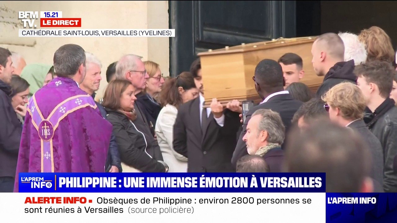 Obsèques de Philippine: le cercueil est transporté à l'extérieur de la cathédrale Saint-Louis de Versailles