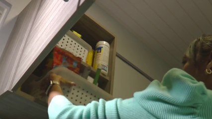 Cómo organizar el cuarto de pilas, una organizadora de espacios le enseña