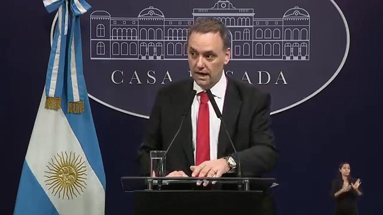 adorni anuncia el decreto para privatizar Aerolíneas Argentinas